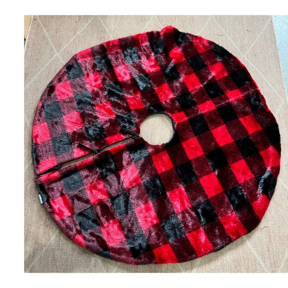 Buffalo Plaid Faux Fur Christmas Tree Skirt Large Red/Black "Well Dressed Home" - Picture 2 of 9